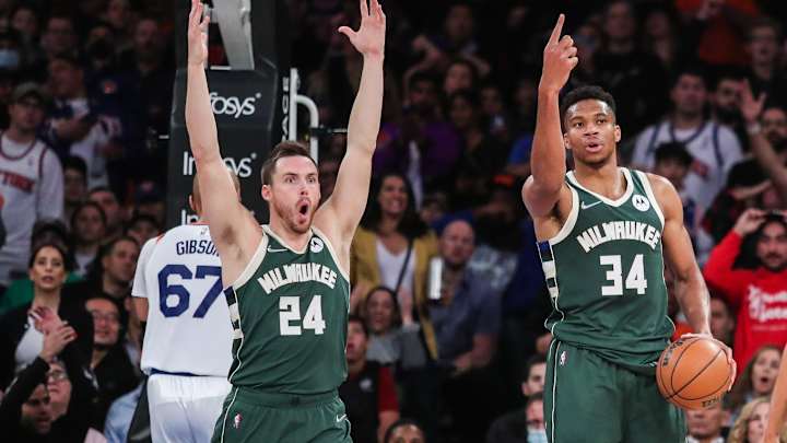 ความสำเร็จและความล้มเหลวของ Bucks ในรอบเพลย์ออฟ